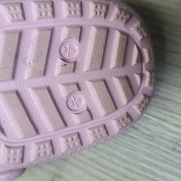 Fuzzy Crocs - Picture 4 of 5